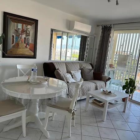 Apartment De 42 M A 200 M De La Fréjus